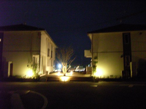 ブリリアント ガーデン B棟の外観