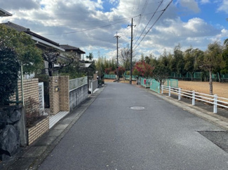 【前面道路含む現地写真】