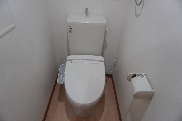 仲介手数料0！！ワイズタワー新栄のトイレ