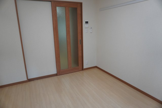 仲介手数料0！！ワイズタワー新栄の居間・リビング