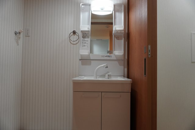仲介手数料0！！ワイズタワー新栄の独立洗面台