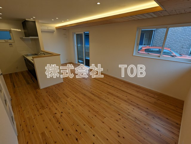 【居間・リビング】 | 杉並区高井戸東4丁目戸建 | リビング15.1帖