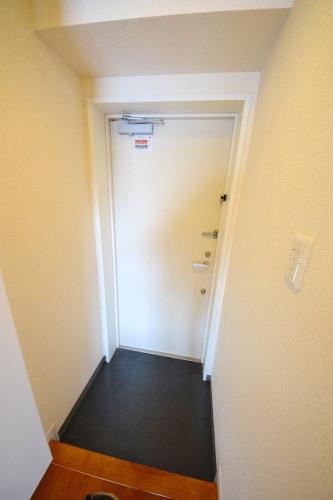 【玄関】 | アレズ調布アヴェニュー | ※別号室参考写真