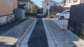 【前面道路含む現地写真】