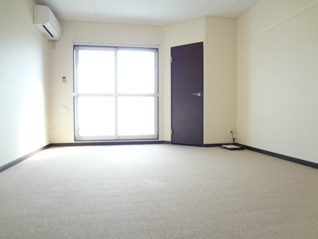 レオネクストプリーモ　Ｂの居間・リビング