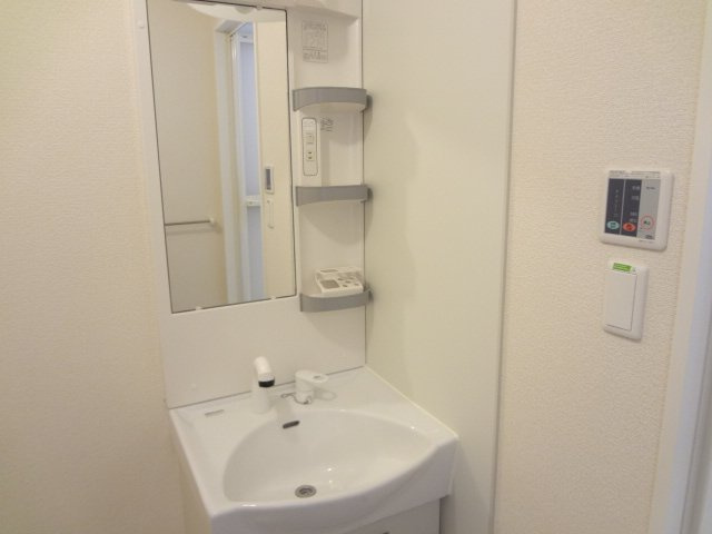 レオネクストプリーモ　Ｂの洗面所|独立洗面台