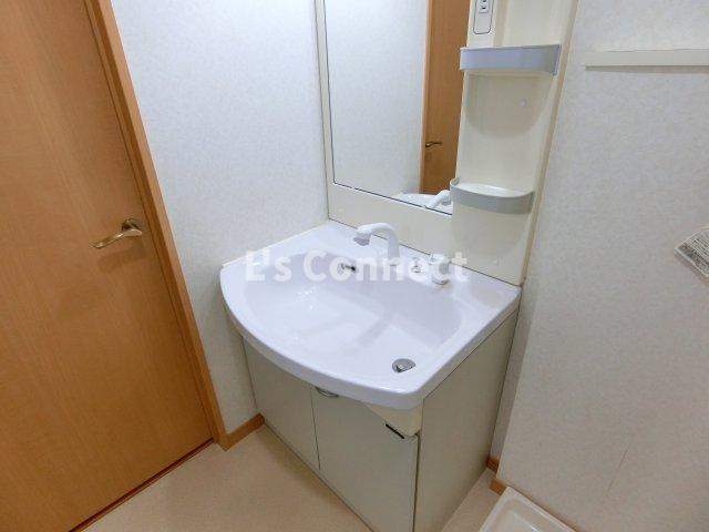 【洗面所】 | ＣＡＳＡー川平 | 朝の支度もスムーズな独立洗面台。