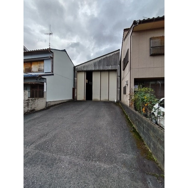 東材木町事務所・倉庫の駐車場|西側駐車場