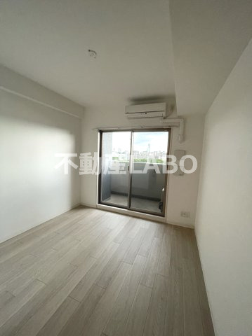 エステージ難波WESTの居間・リビング