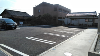 【駐車場】
