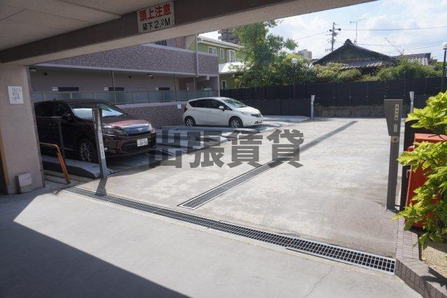 仲介手数料0！！ベレーサ本山の駐車場