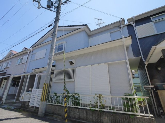 奈良市二名貸家の外観