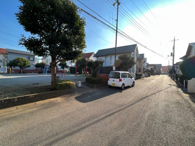 【展望】 | 飯田町貸家 | お庭を出たら目の前が公園です♪小さなお子様がいてもいつでものびのび遊べますね♪