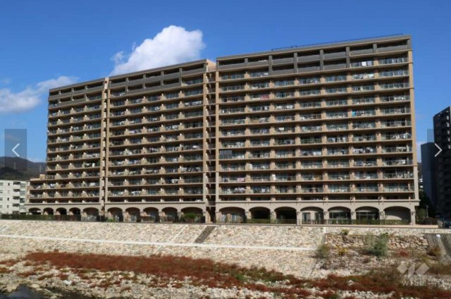 エスリード宝塚の外観