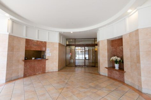 エスリード宝塚のエントランス