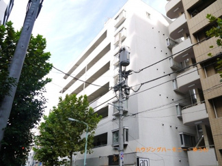 【外観】 | 白のタイル張りがお洒落な外観です。