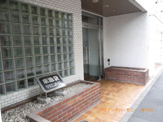 【その他共用部分】 | エントランス部分は、モダンな作りとなっています。