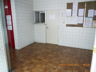 【エントランス】 | エントランス内部も、広々としています