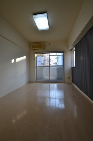 SERA 2ndの内装