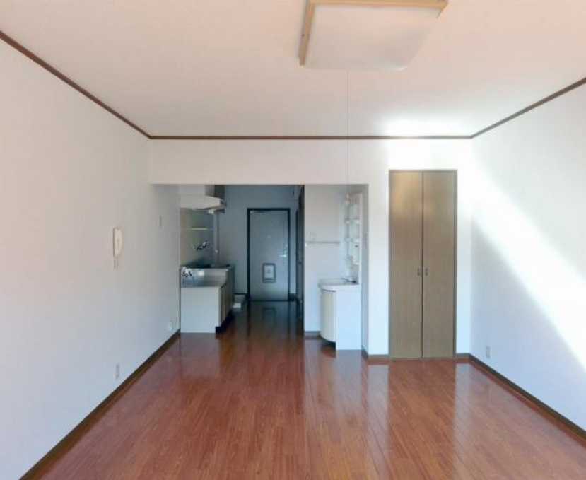 サンアップビル【キャッシュバック対象物件】の居間・リビング|こちらの居間で趣味の時間をお楽しみください