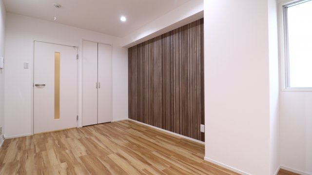 ルミエール霞ヶ丘の洋室