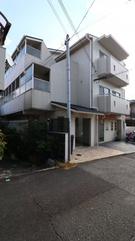 ルミエール霞ヶ丘の外観