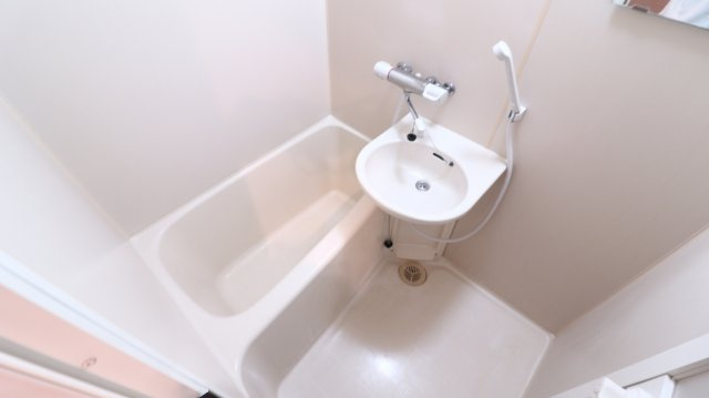 ルミエール霞ヶ丘の浴室