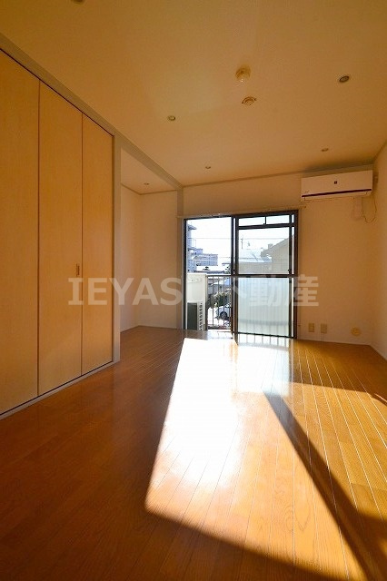 緑樹園コーポの居間・リビング