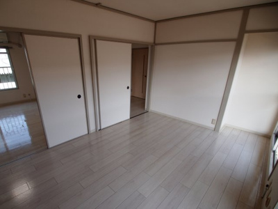 【洋室】 | エルセレーノ志紀
