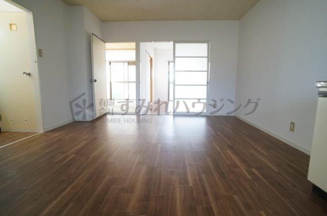 三笠グリーンハイツの居間・リビング