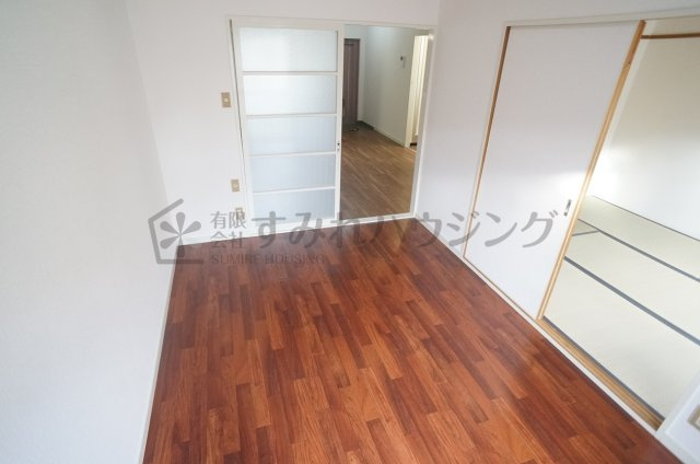 三笠グリーンハイツの洋室