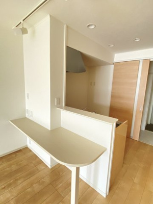 【キッチン】 | ＭＯＥ新千葉 | 広々スペースのキッチンカウンター