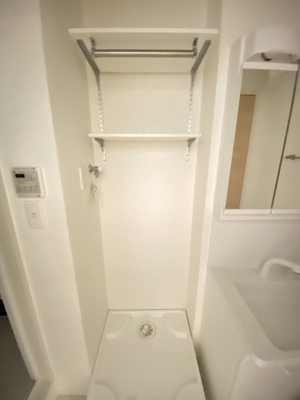 【洗面所】 | ＭＯＥ新千葉 | 洗濯機置き場の収納棚は便利です