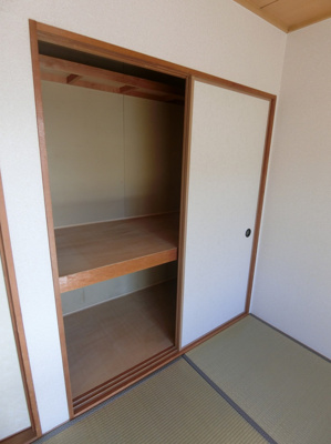 【収納】 | コニファー | 和室6帖のお部屋にある押入れです！押入れは寝具など、かさ張りやすいものの収納にぴったり☆お部屋がすっきり片付きます♪
