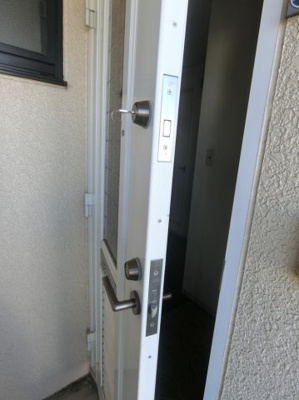 【セキュリティ】 | コニファー | 玄関扉はダブルロックキーになっています♪防犯性が高くて安心ですね！