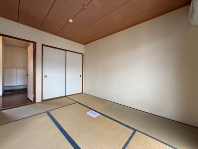 【寝室】 | コニファー | 南東向き和室6帖☆押入れがあります♪寝具をすっきり収納できるので和室は寝室にもオススメ☆