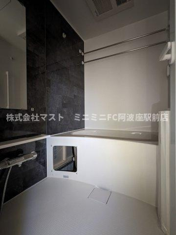 エステムコート大阪福島Ⅱレイヤーの浴室