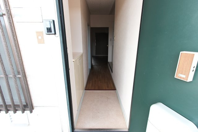 ヴァンベール西田の玄関