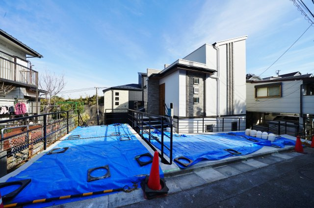 【横浜市栄区亀井町13-15新築戸建てＢ号棟】★仲介手数料無料★（上郷小学校・上郷中学校）の外観