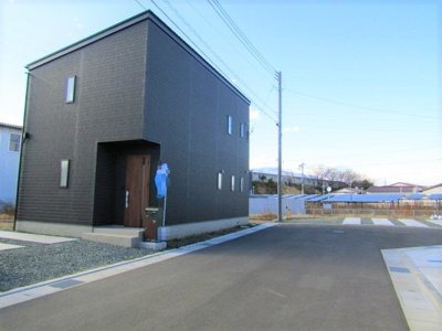 【前面道路含む現地写真】 | 新築戸建　甲府市大里町 | 前面道路含む現地写真です