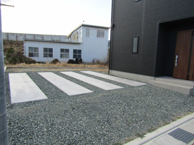 【駐車場】 | 新築戸建　甲府市大里町 | カースペースがあります