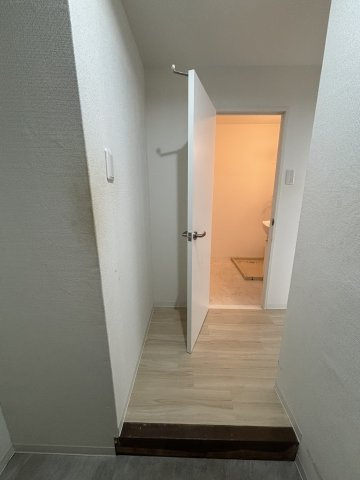 カルチェダムールA棟の玄関