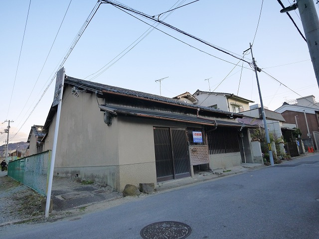 大西貸家（京終）のエントランス