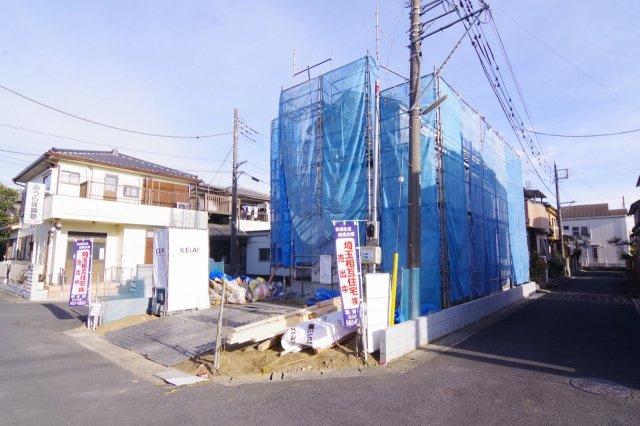 越谷市宮本町新築戸建て　三方向角地で開放感のある立地の外観