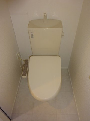 【トイレ】 | ＭＯＥ新千葉 | 清潔感のあるトイレです。