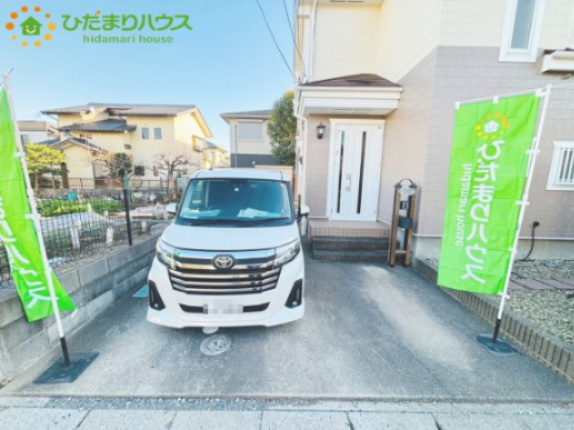 上尾市上　中古一戸建ての駐車場|並列2台分の駐車スペースあり！！