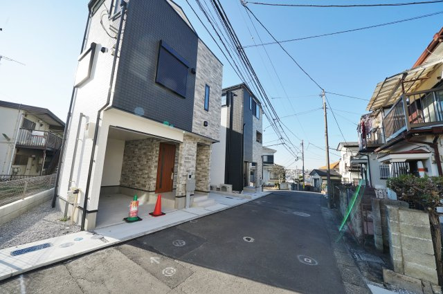 【旭区本宿町28-3全３棟新築戸建てＡ号棟】★仲介手数料無料★（本宿小学校・本宿中学校）の前面道路含む現地写真
