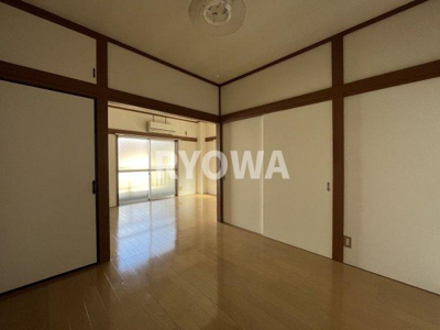 【居間・リビング】 | サンコーポ | 掲載の写真は退去前の写真となります。