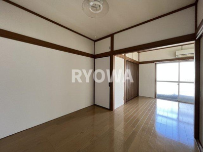 【居間・リビング】 | サンコーポ | 掲載の写真は退去前の写真となります。