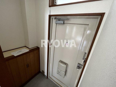 【玄関】 | サンコーポ | 掲載の写真は退去前の写真となります。